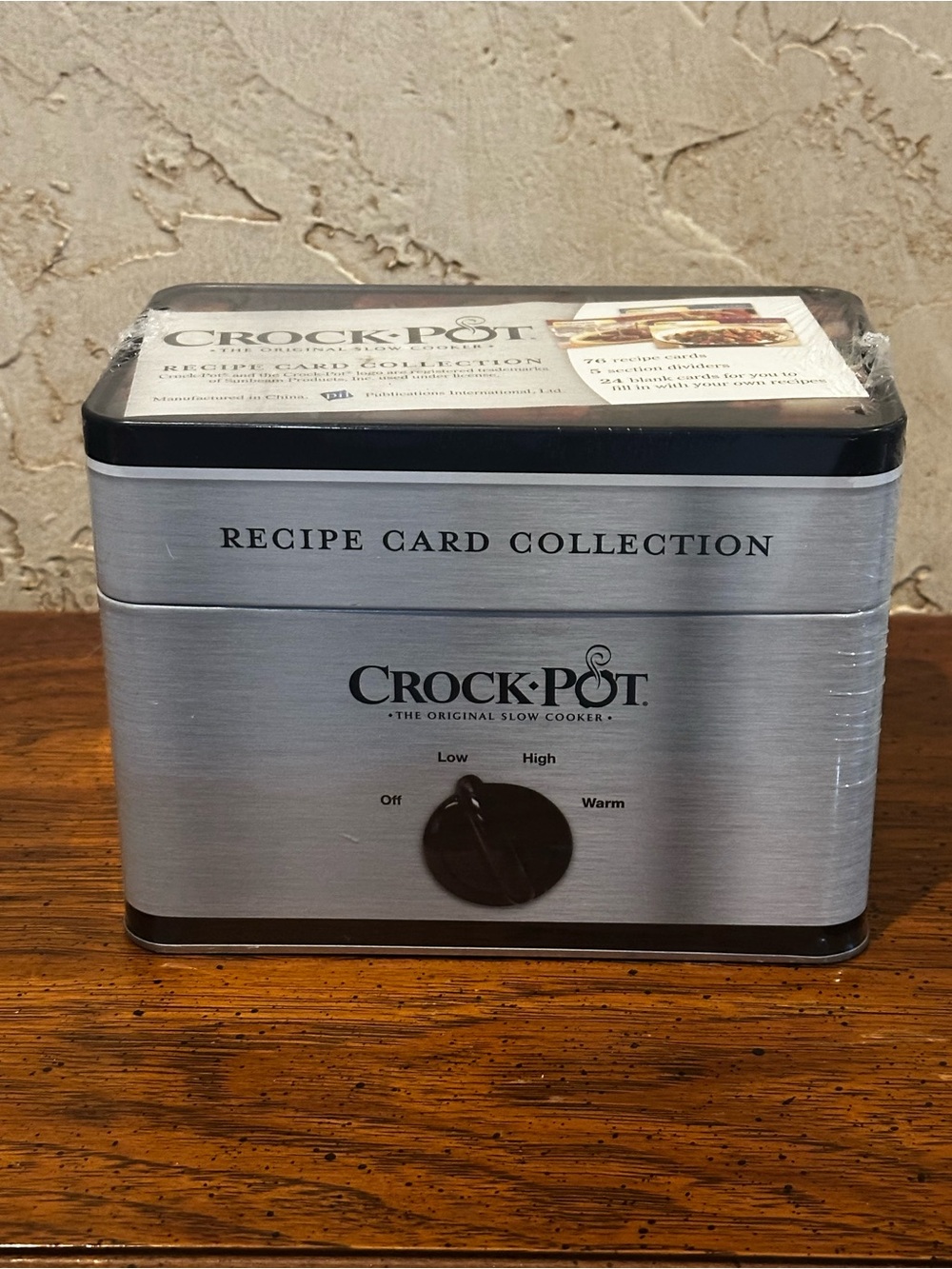 Crock Pot Slow Cooker 76 Recipe Card Collection in Collectible Tin NEW
